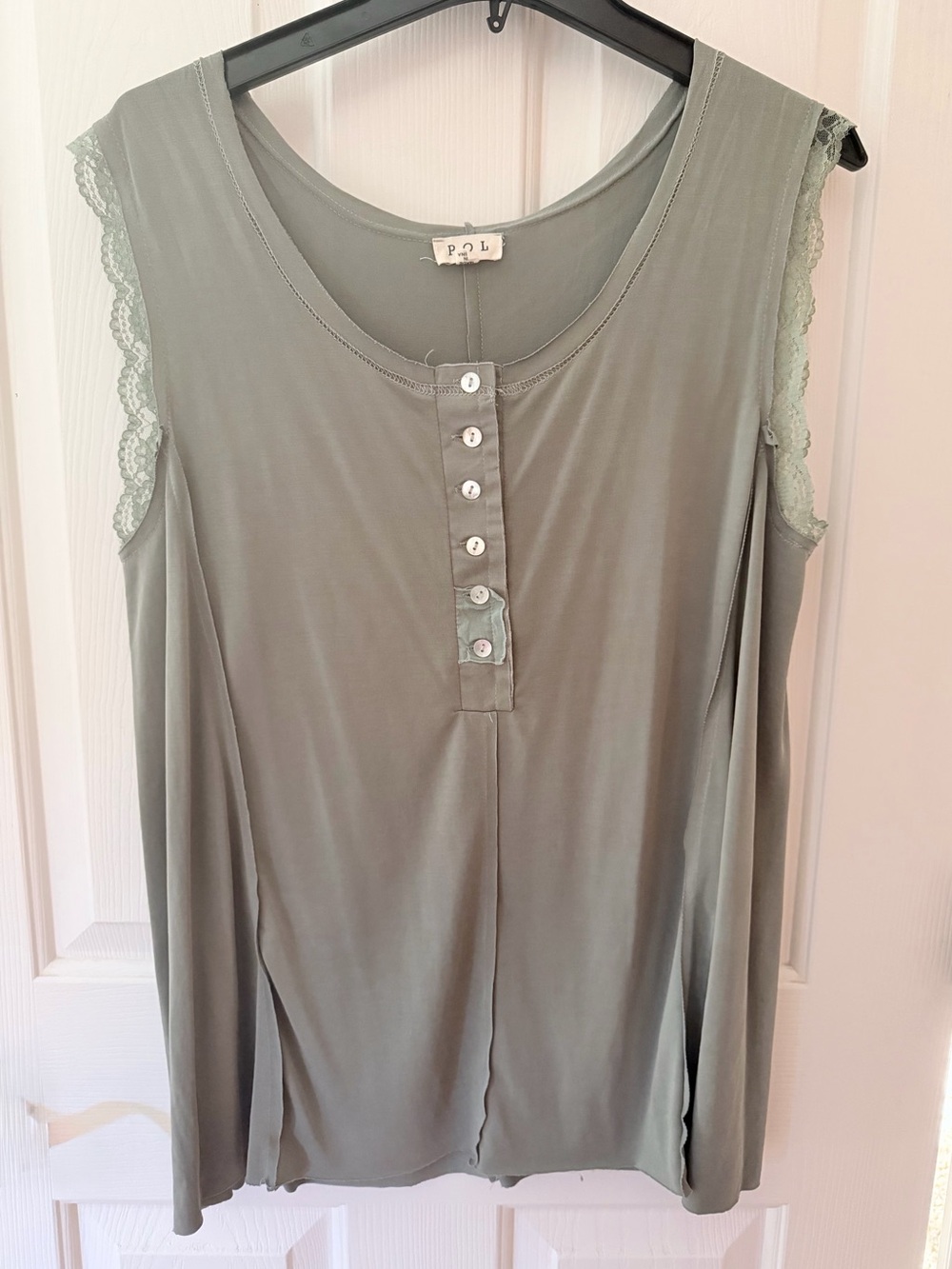 POL Sleeveless Lace-Trim Henley Tank Top in Sage - size large